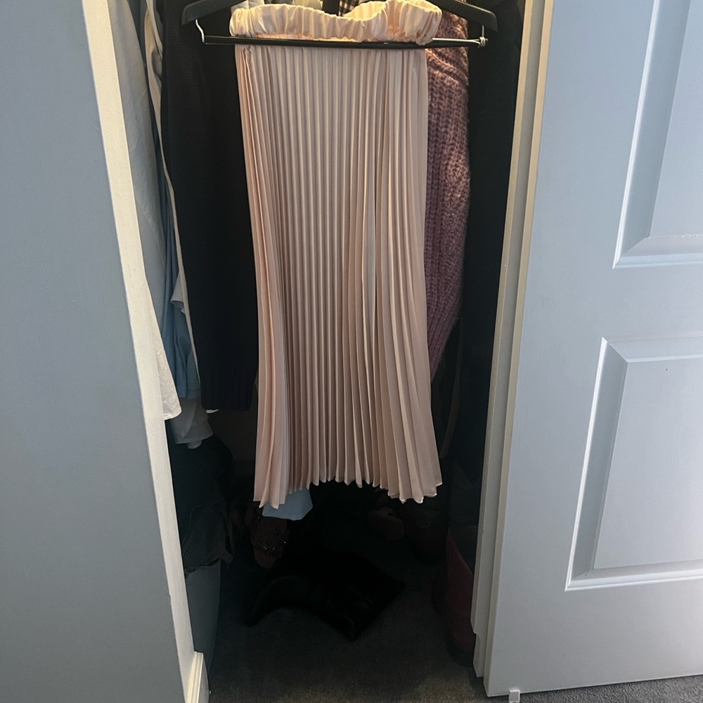 Vicolo Pleated Cream Long Skirt